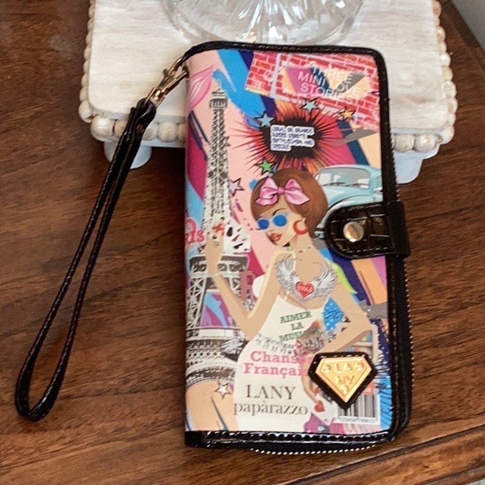 LANY paparazzo wallet/wristlet - Picture 2 of 16